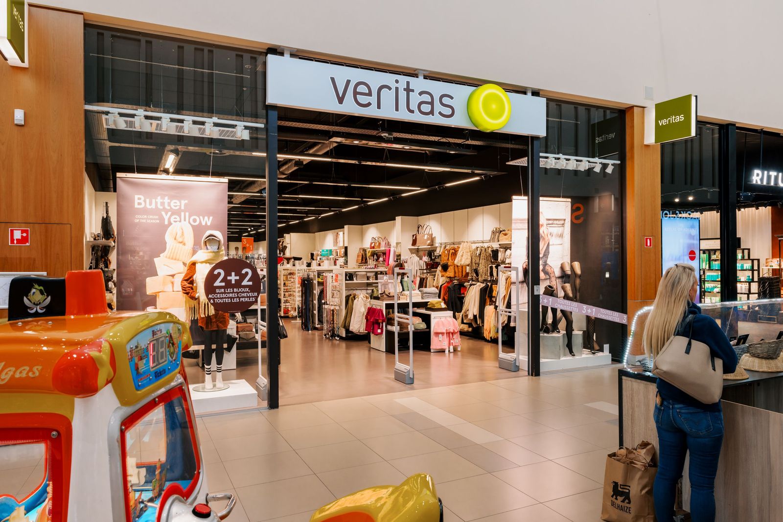 Veritas shopfront 1