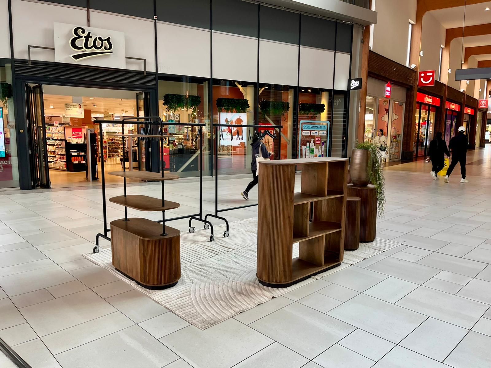 Pop-up spot vier meren